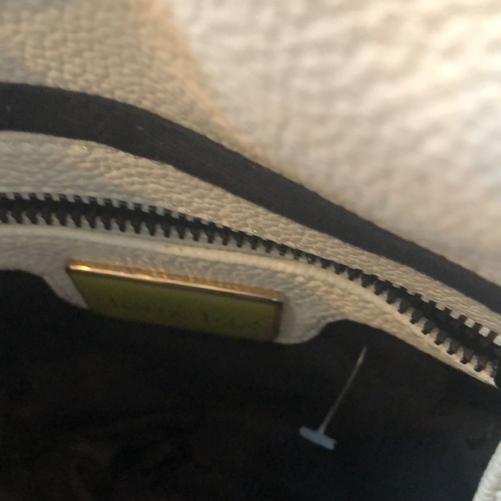White crossbody bag - Picture 5 of 6